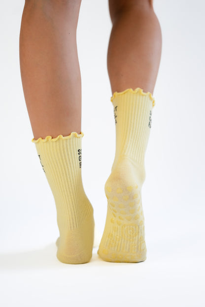 “Soft Girl Era” – Pilates Grip-Socken